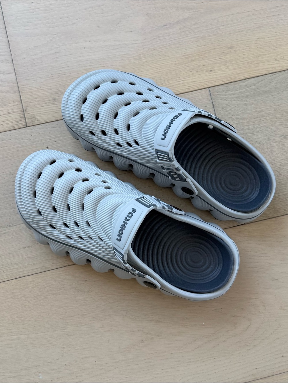 Men's Lightweight Gray Slip-On Clogs
